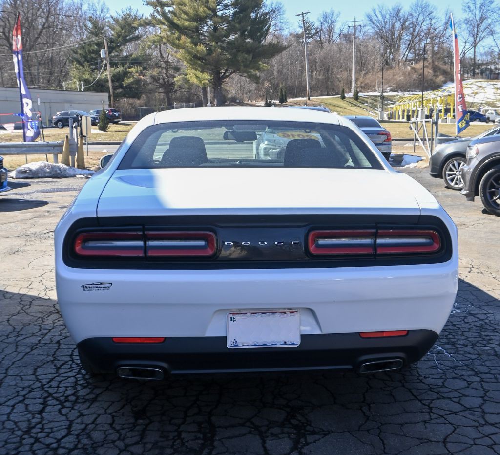2016 Dodge Challenger Image 6