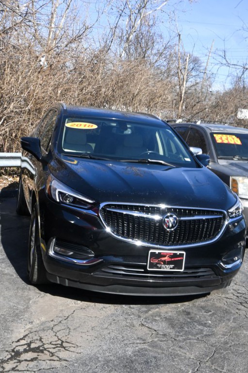 2018 Buick Enclave Image 2