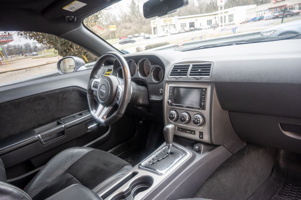 2013 Dodge Challenger Image 9