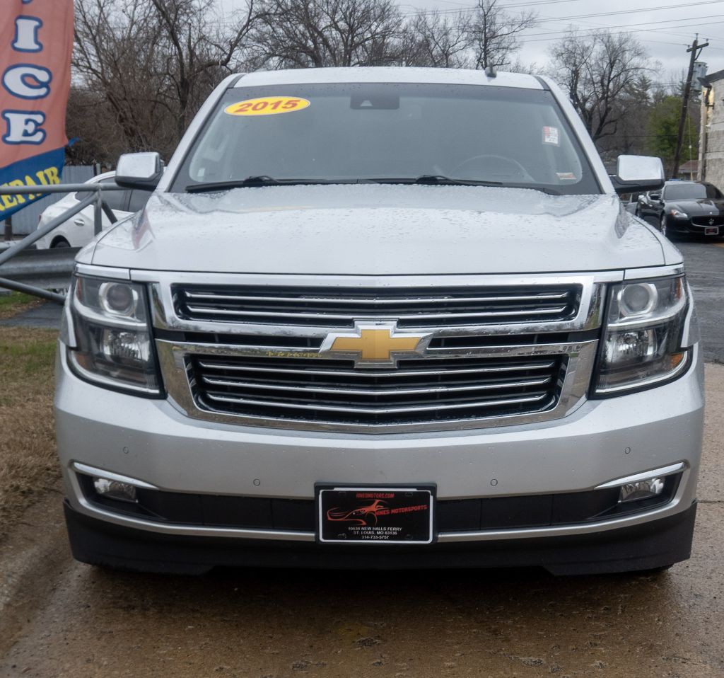 2015 Chevrolet Suburban Image 2