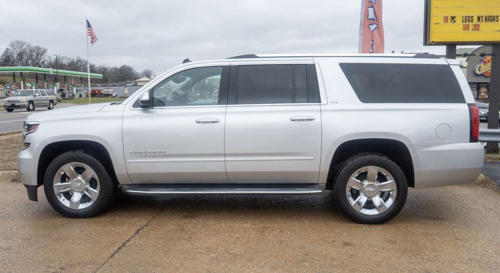 2015 Chevrolet Suburban Image 4