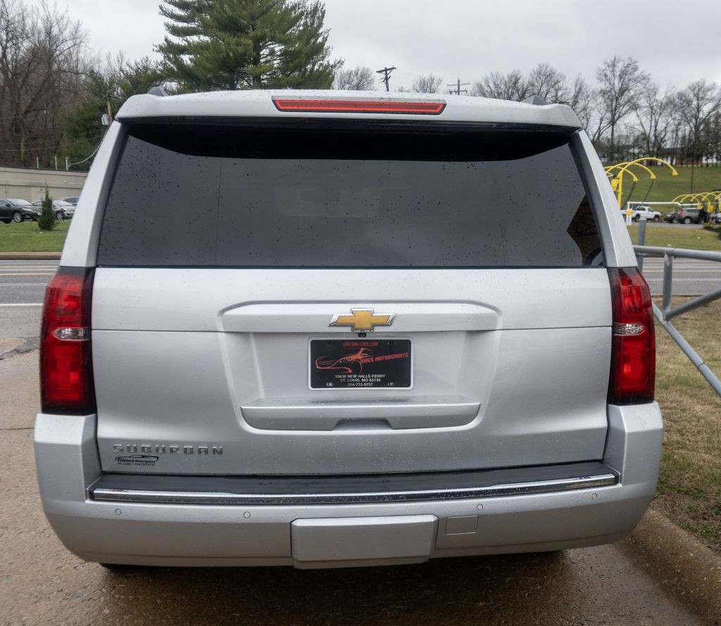 2015 Chevrolet Suburban Image 6