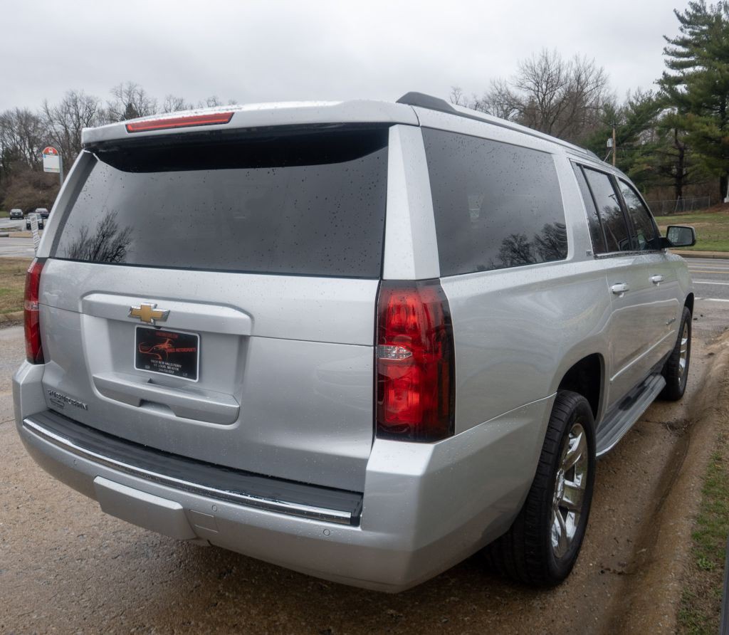 2015 Chevrolet Suburban Image 7