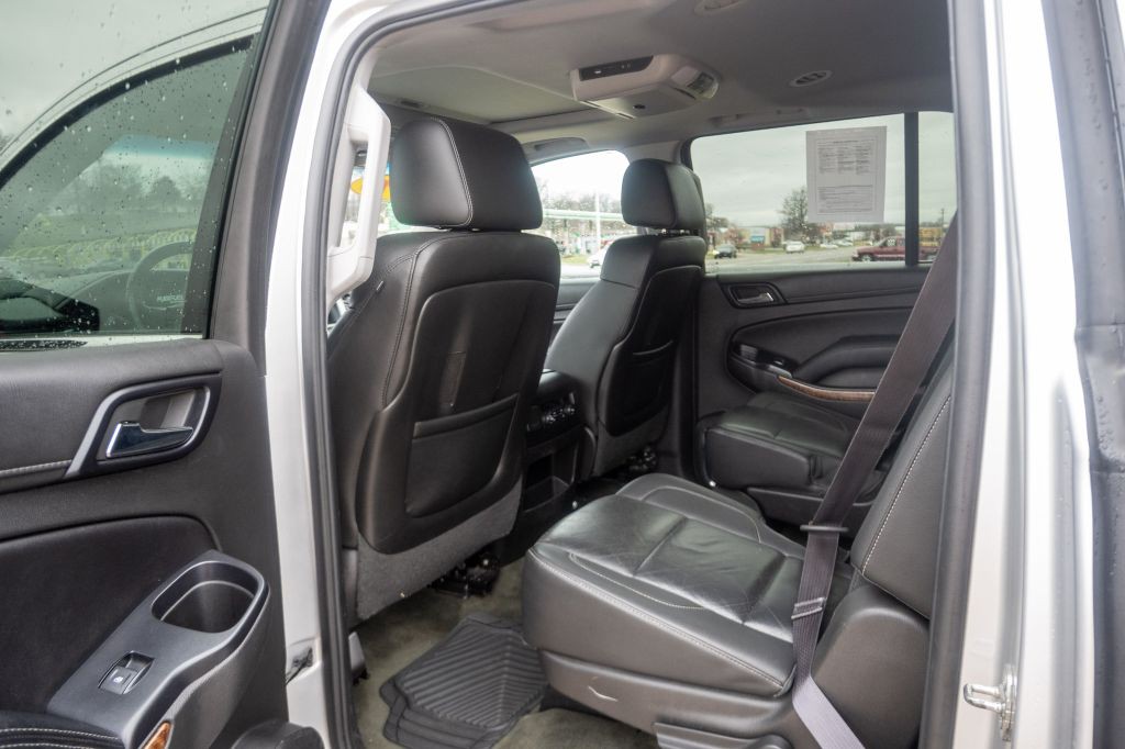 2015 Chevrolet Suburban Image 12