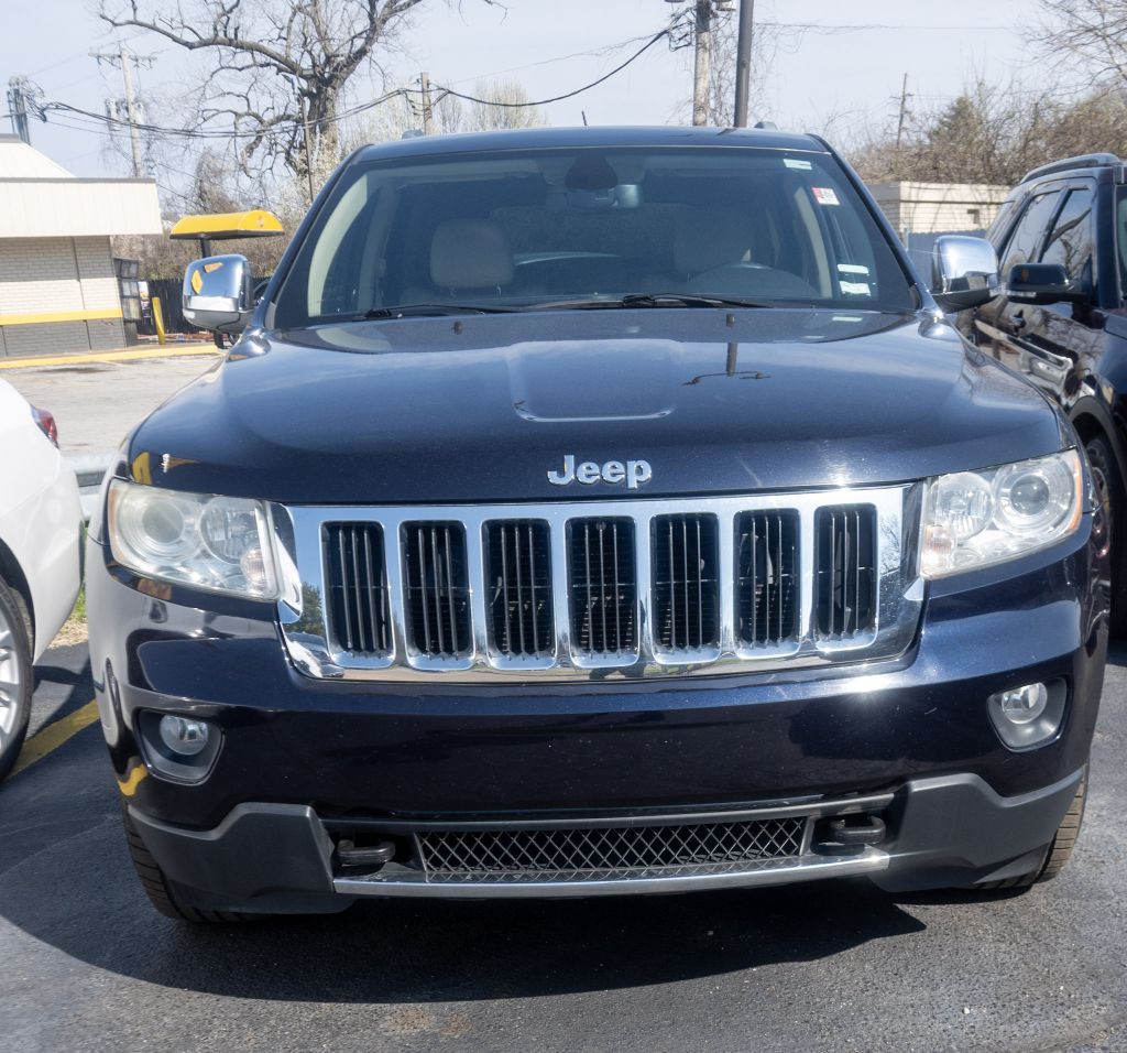 2011 Jeep Grand Cherokee Image 2