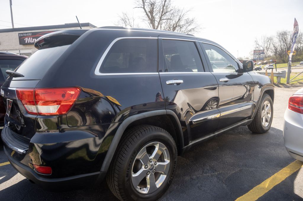 2011 Jeep Grand Cherokee Image 7