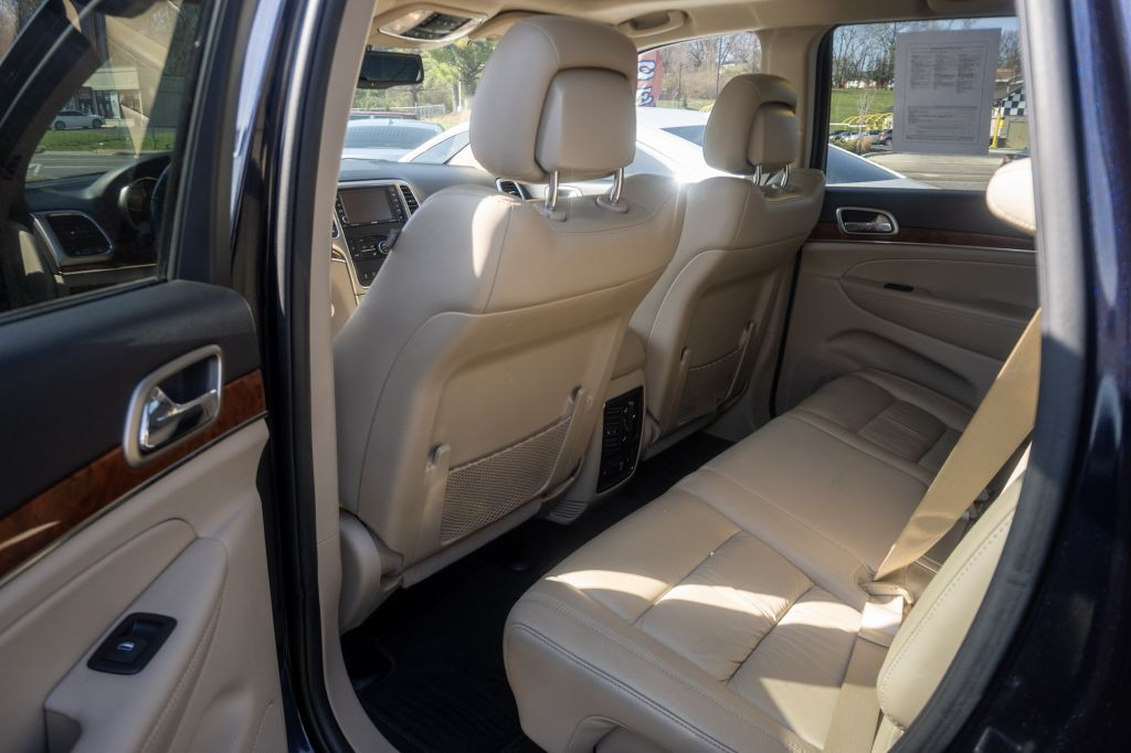 2011 Jeep Grand Cherokee Image 11