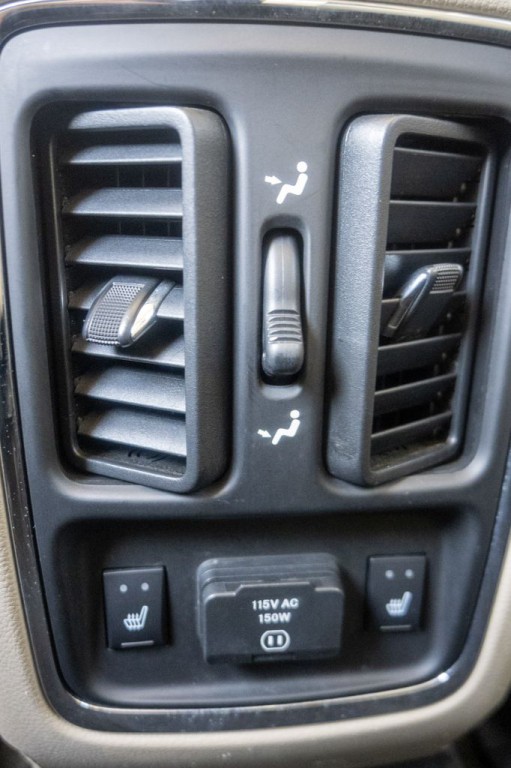 2011 Jeep Grand Cherokee Image 12