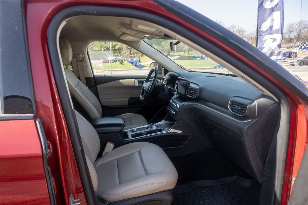 2020 Ford Explorer Image 12