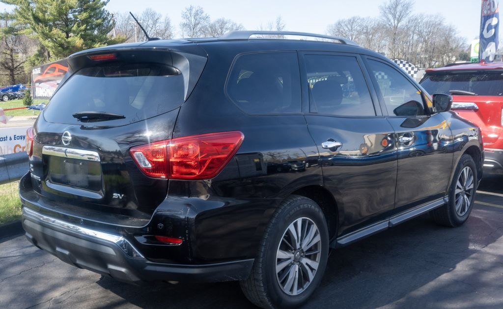 2018 Nissan Pathfinder Image 3