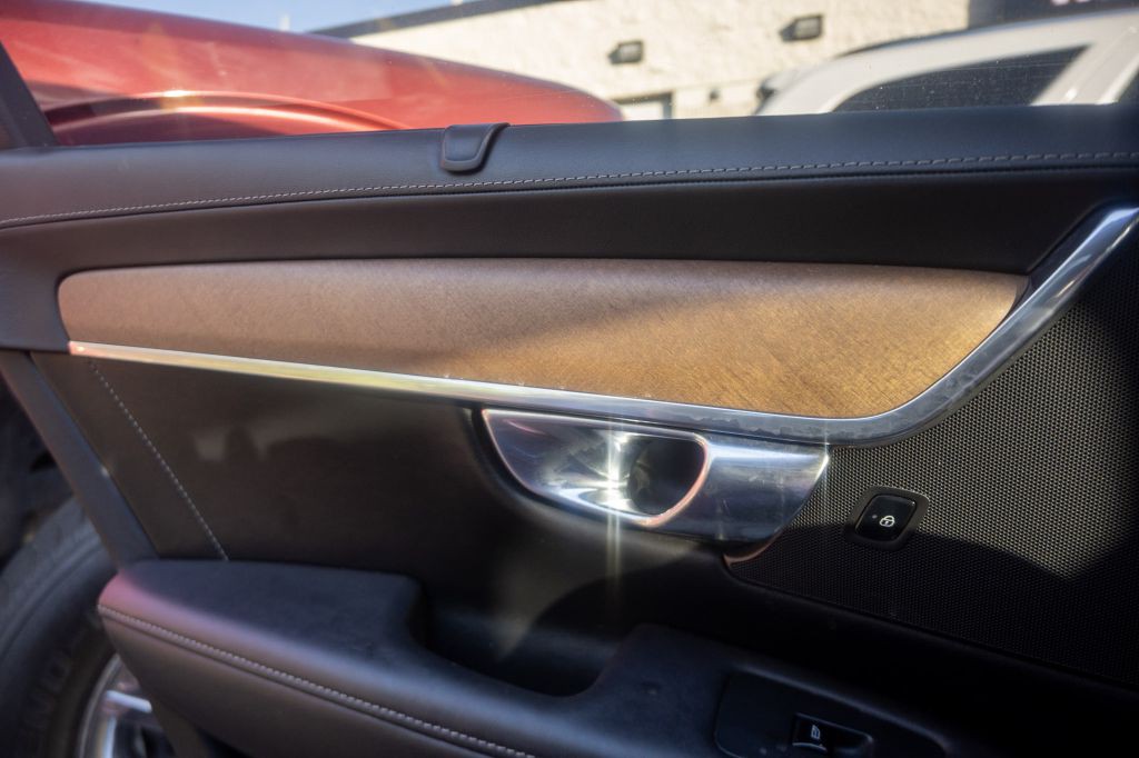 2016 Volvo XC90 Image 15