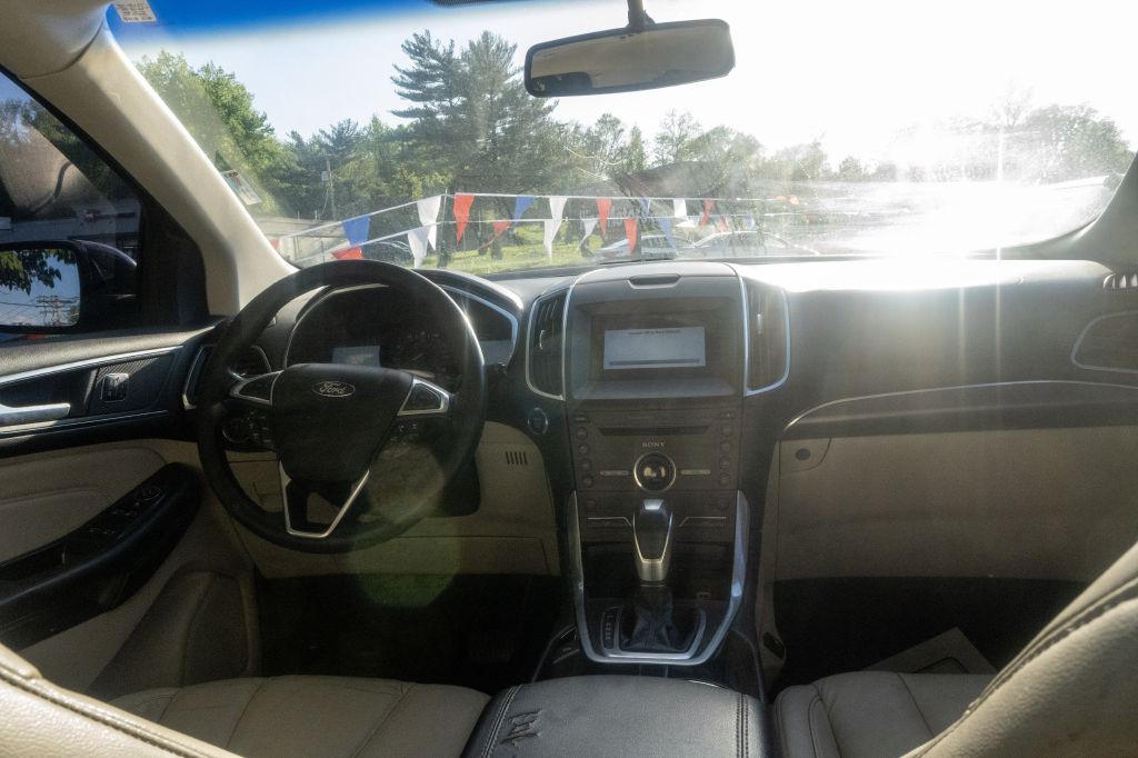 2016 Ford Edge Image 9