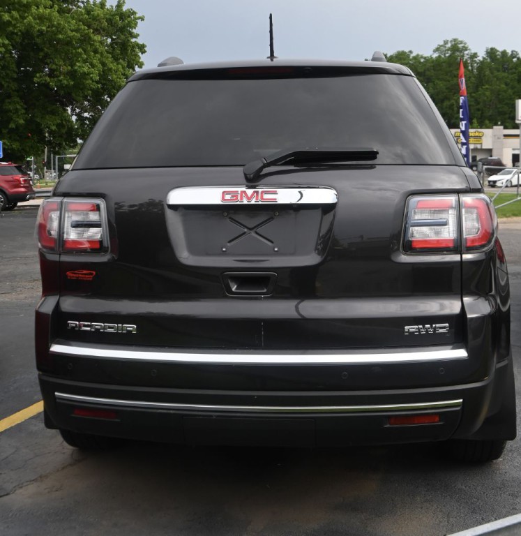 2016 GMC Acadia Image 8