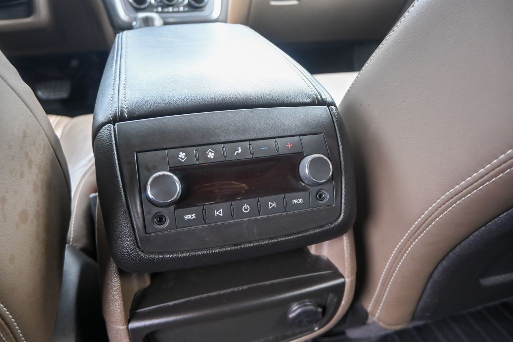 2016 GMC Acadia Image 16