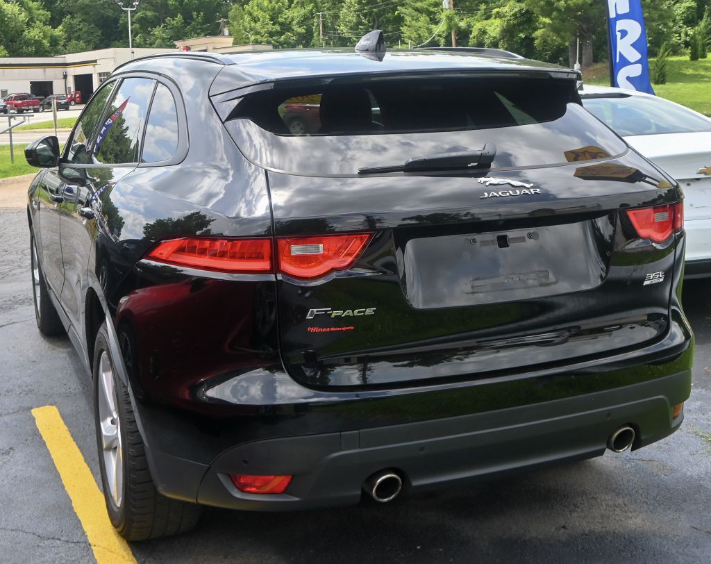 2017 Jaguar F-PACE Image 5