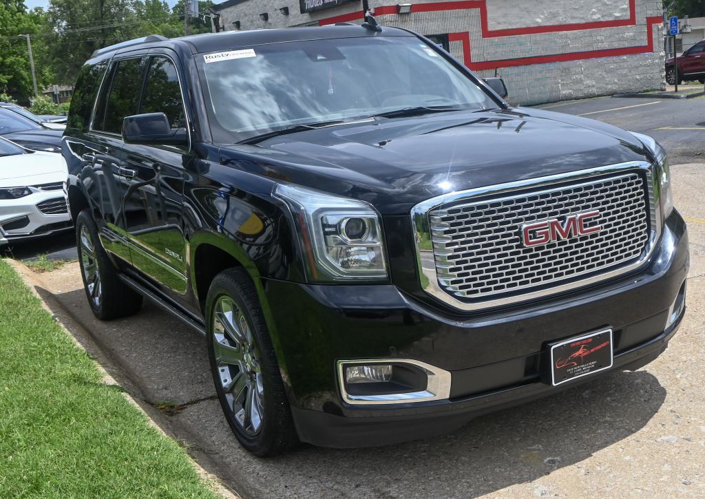 2016 GMC Yukon Image 1