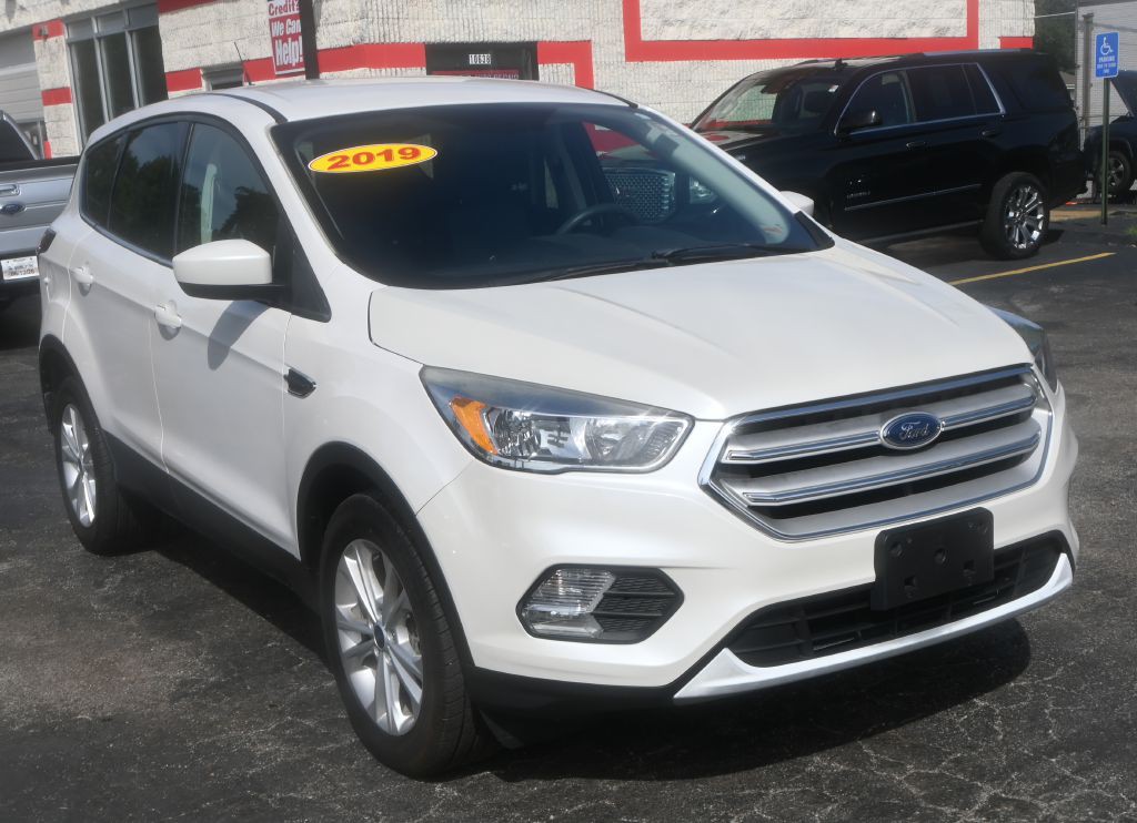 2019 Ford Escape Image 1