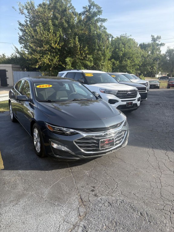 2019 Chevrolet Malibu Image 1