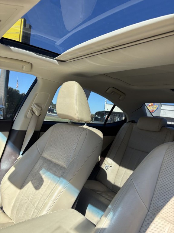 2016 Lexus ES Image 5