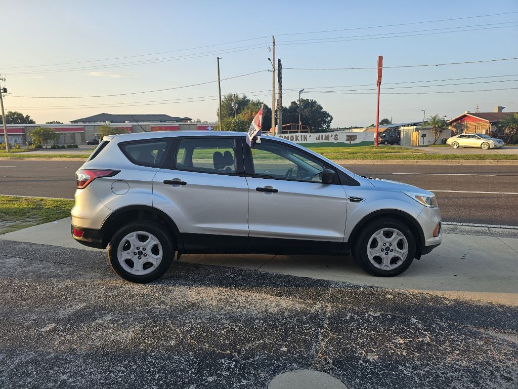 2017 Ford Escape Image 2