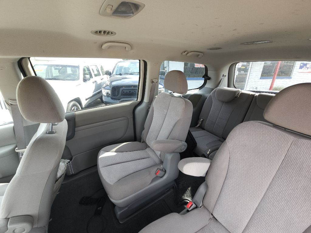 2012 Kia Sedona Image 8