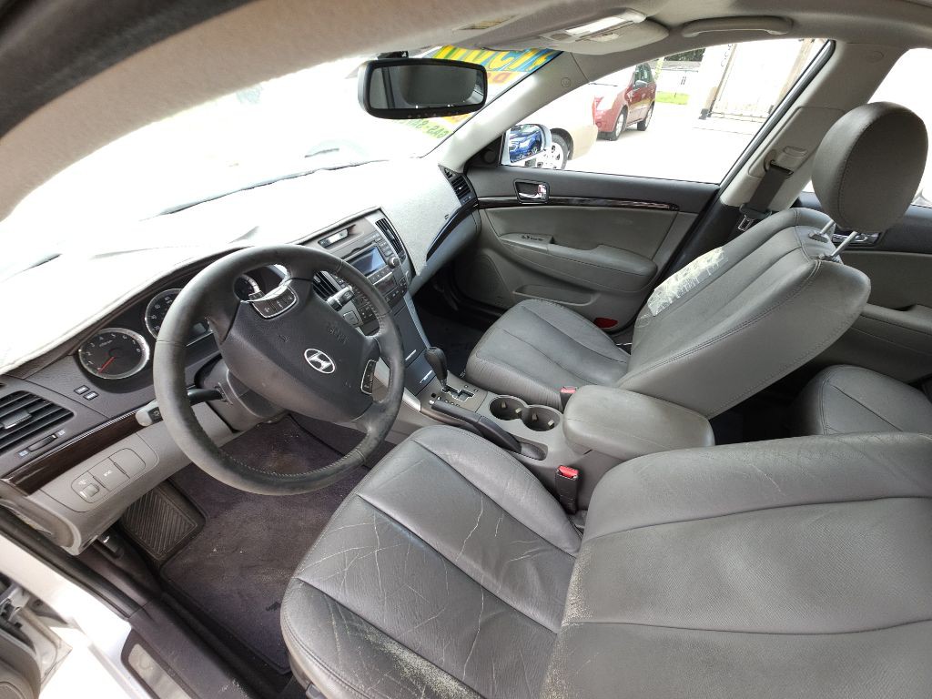 2010 Hyundai Sonata Image 7