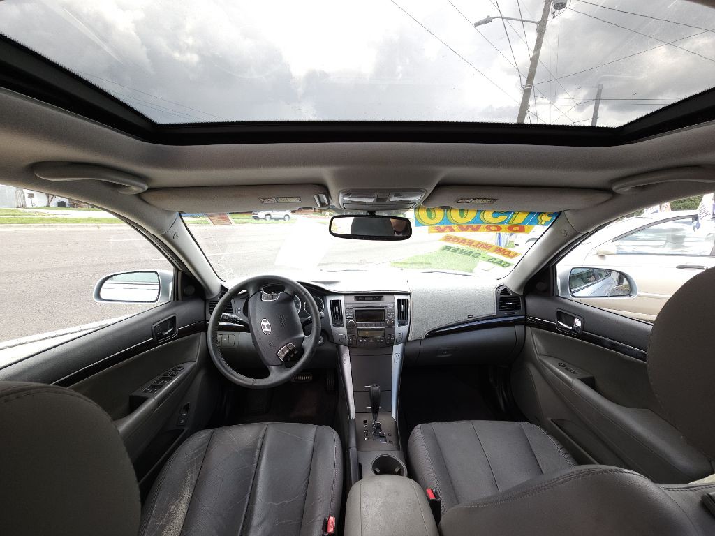 2010 Hyundai Sonata Image 9