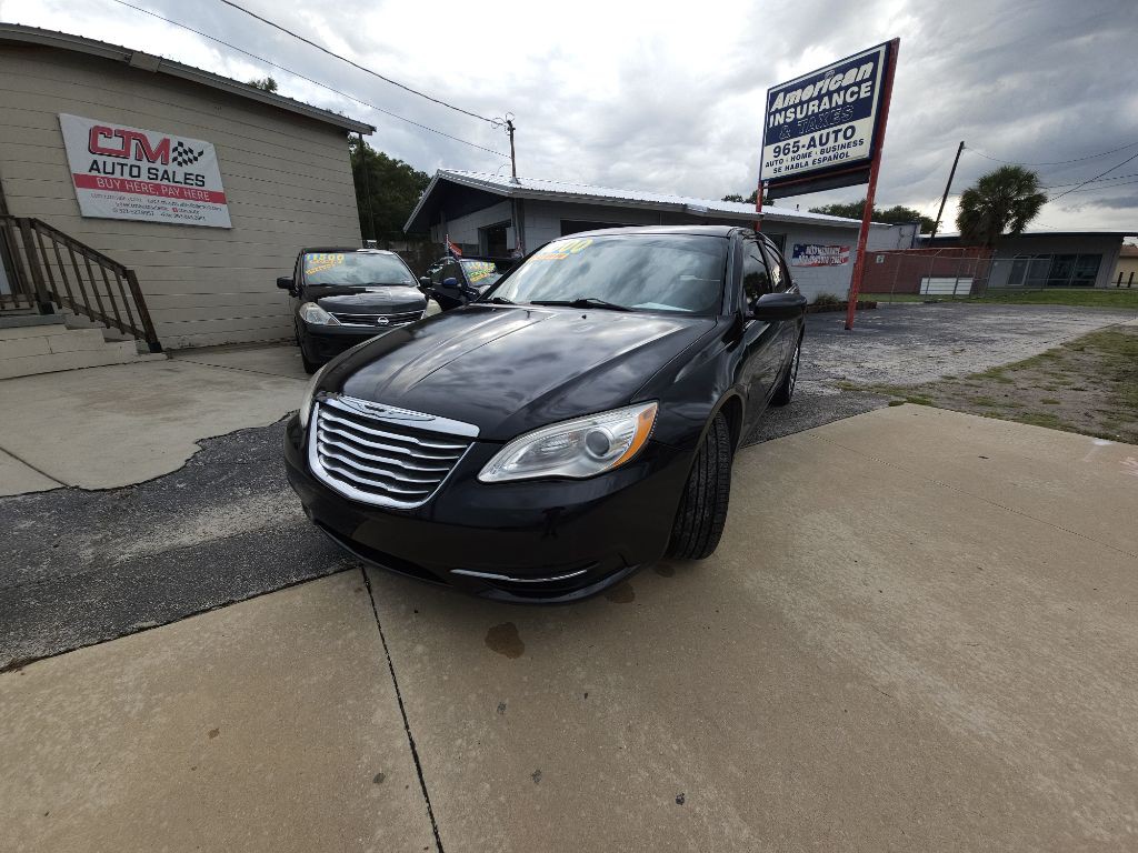 2012 Chrysler 200 Image 6
