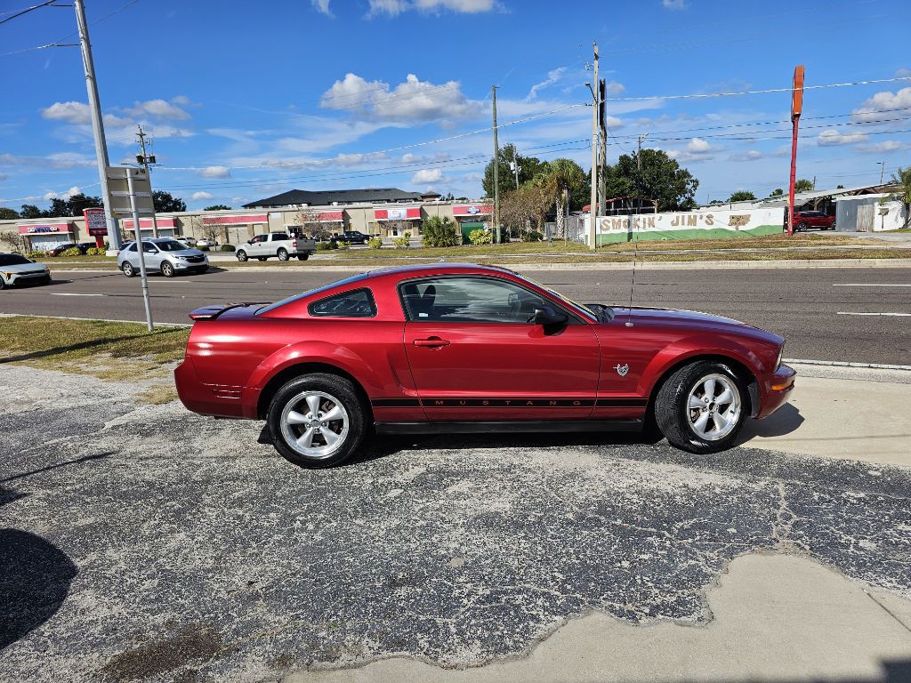 2009 Ford Mustang Image 2