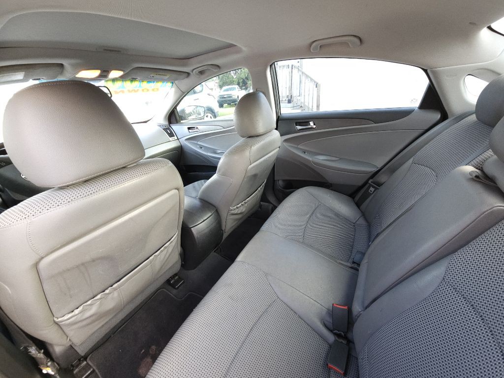 2011 Hyundai Sonata Image 8