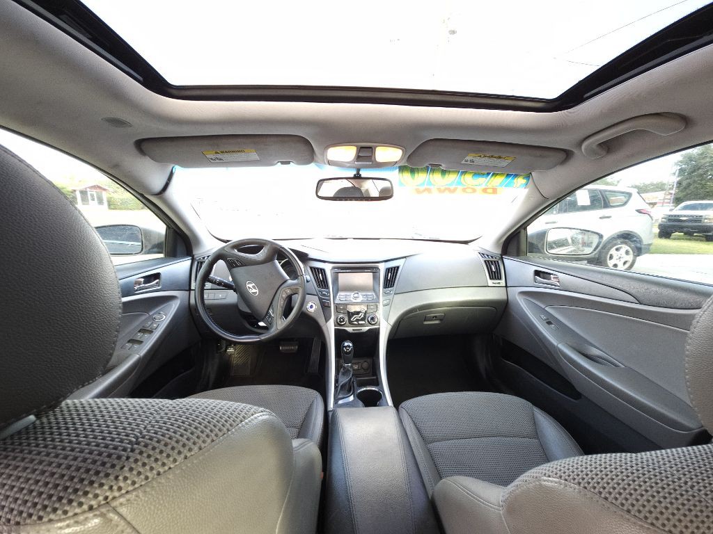 2011 Hyundai Sonata Image 9