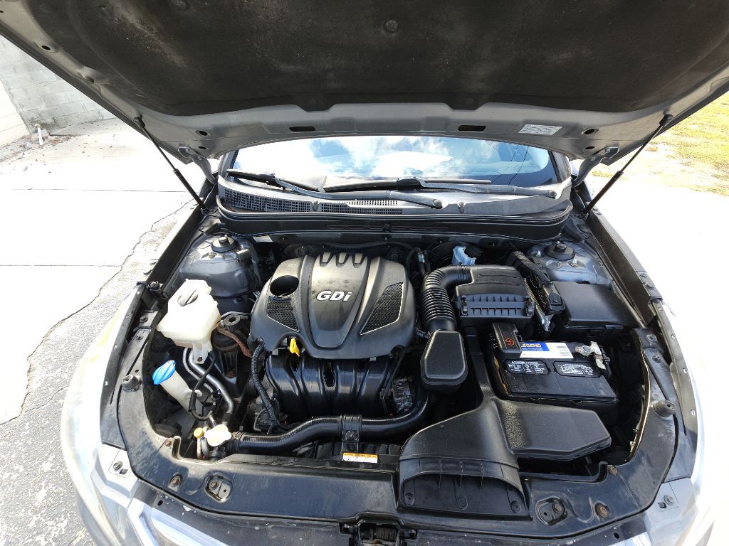 2011 Hyundai Sonata Image 10