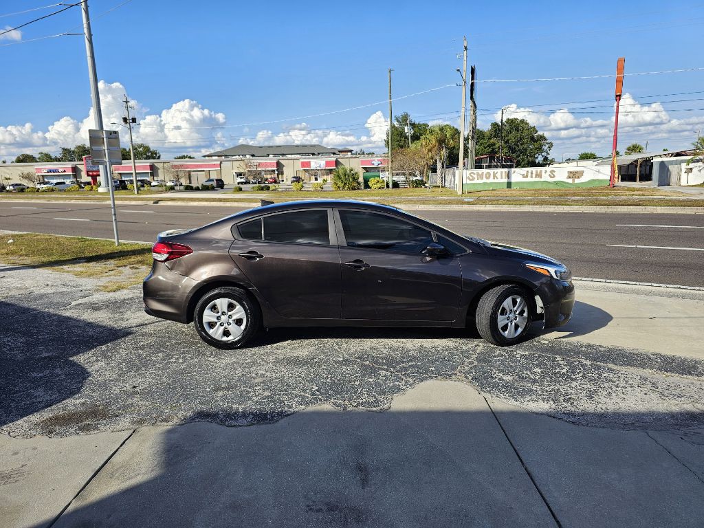2018 Kia Forte Image 2
