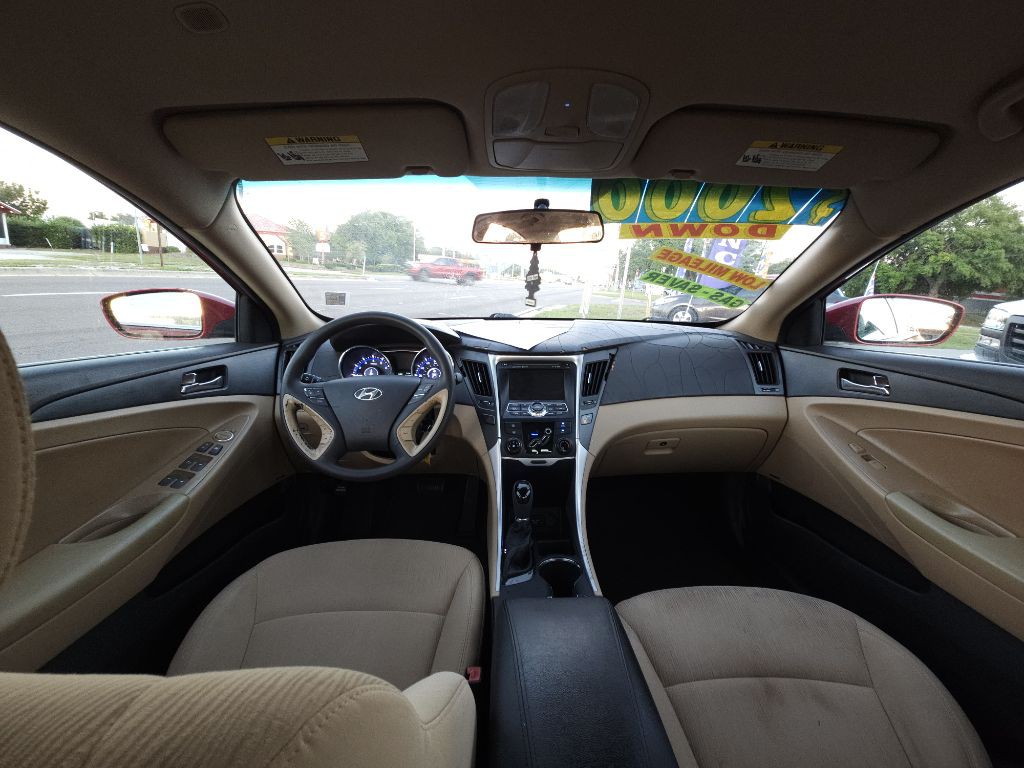 2011 Hyundai Sonata Image 9