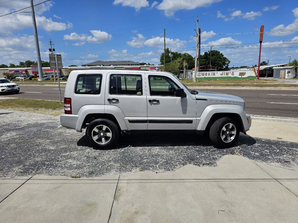 2008 Jeep Liberty Image 2