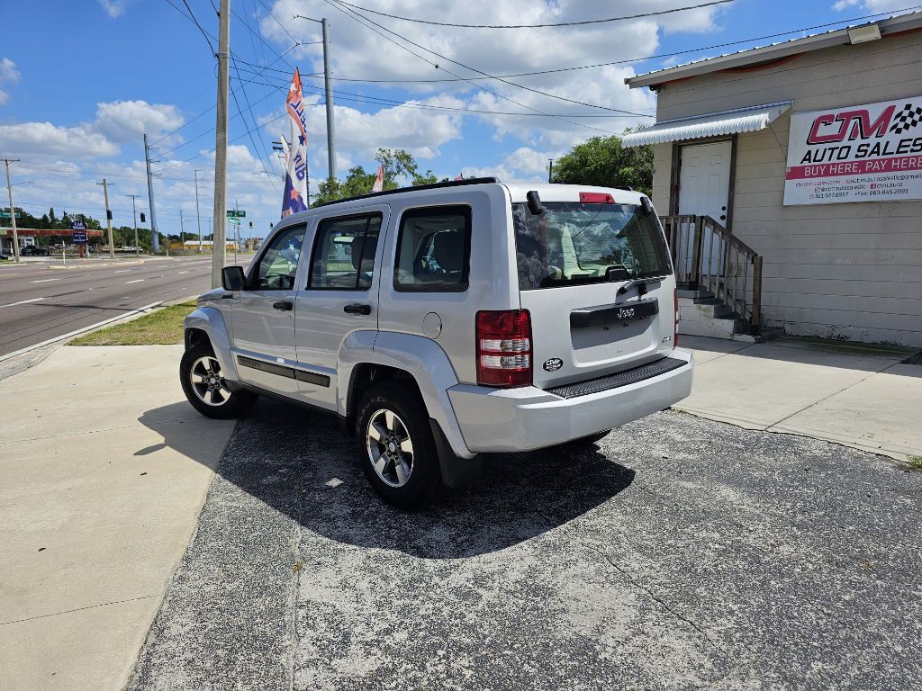 2008 Jeep Liberty Image 4