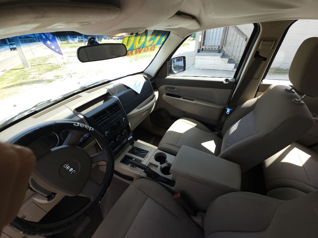2008 Jeep Liberty Image 7