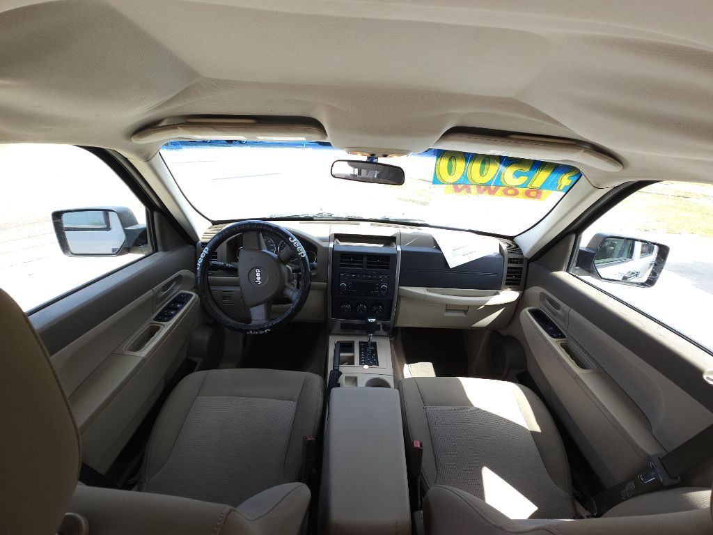 2008 Jeep Liberty Image 9