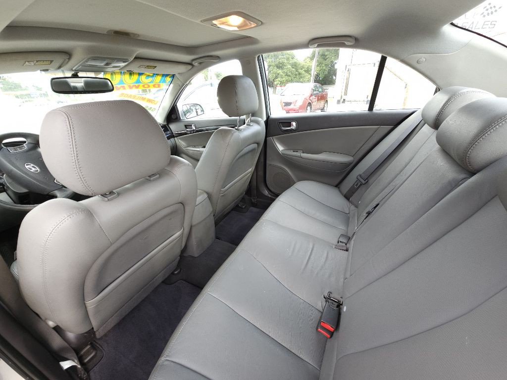 2010 Hyundai Sonata Image 8