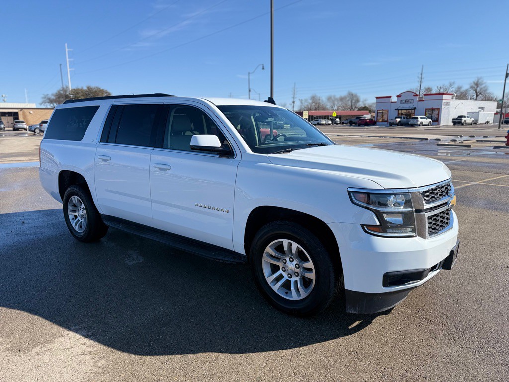 2019 Chevrolet Suburban Image 3
