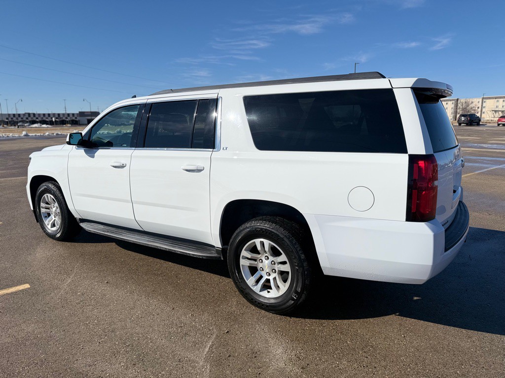 2019 Chevrolet Suburban Image 5