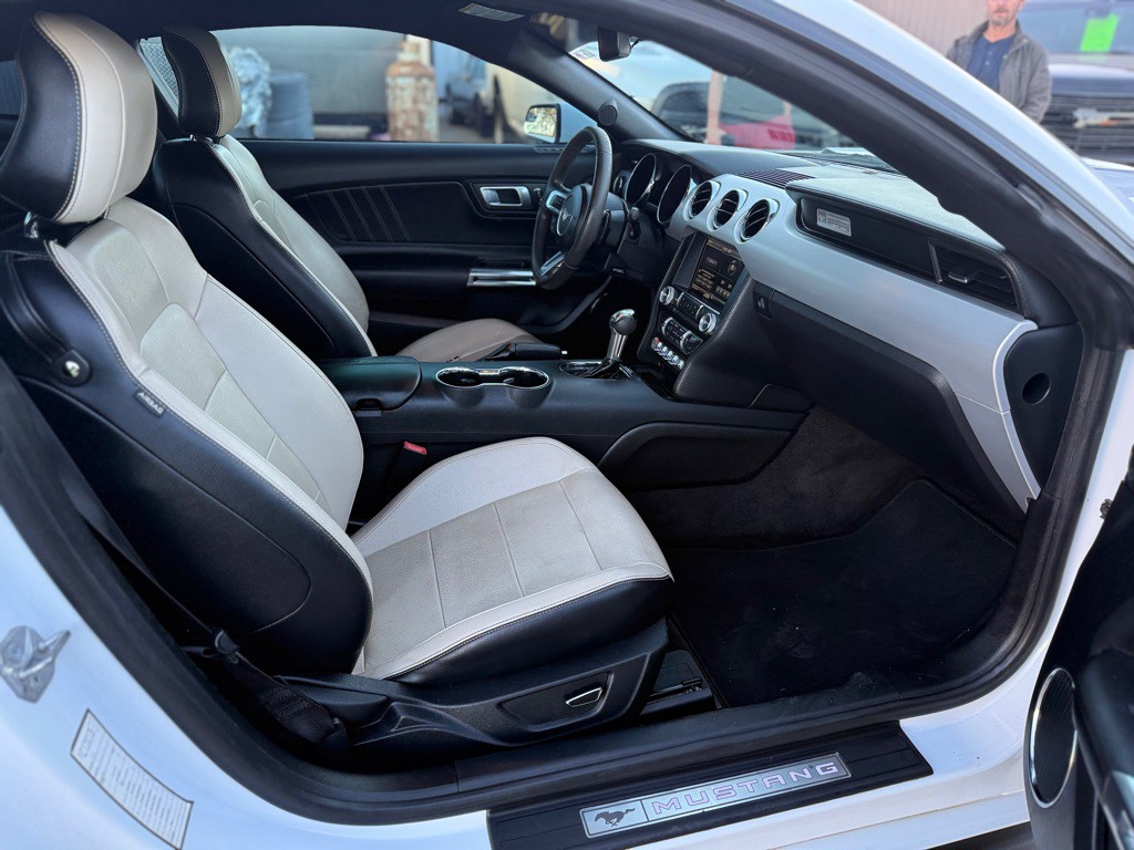 2015 Ford Mustang Image 5