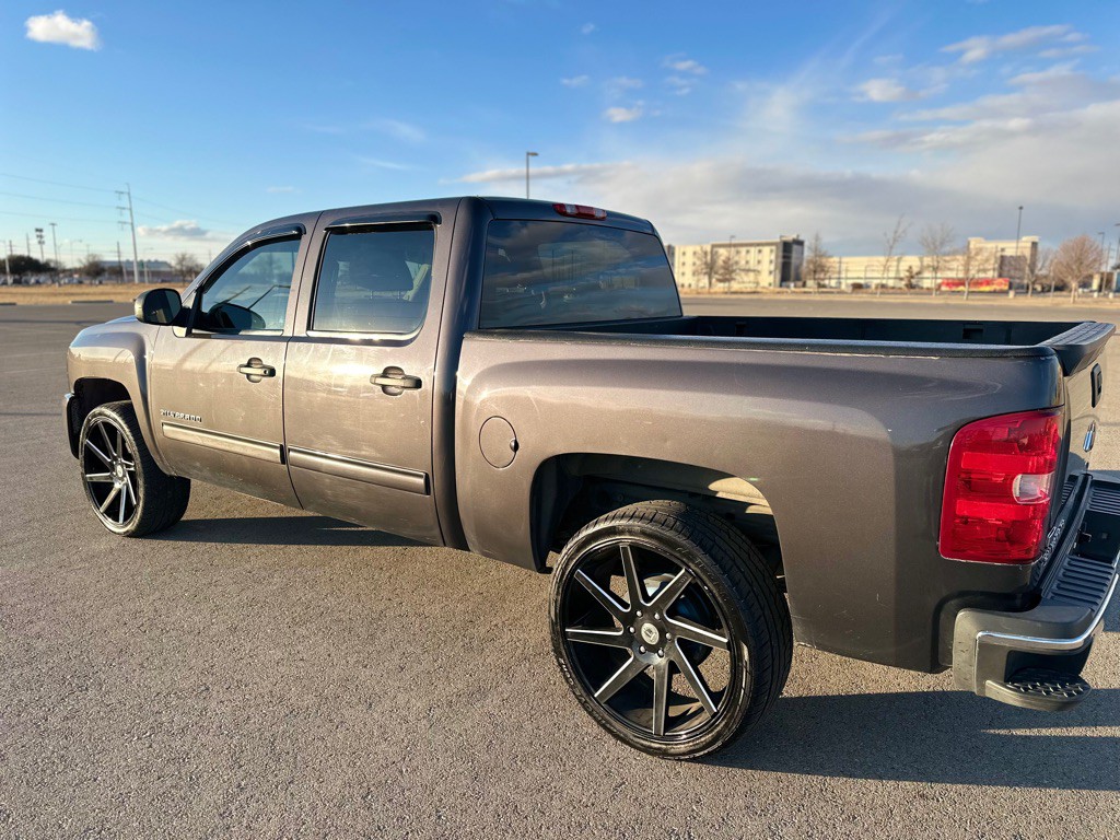 2011 Chevrolet Silverado 1500 Image 4