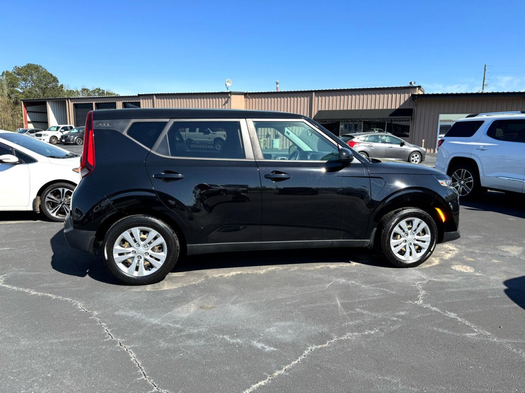 2020 Kia Soul Image 3