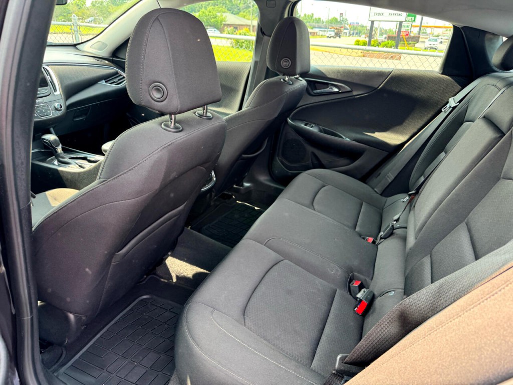 2021 Chevrolet Malibu Image 6