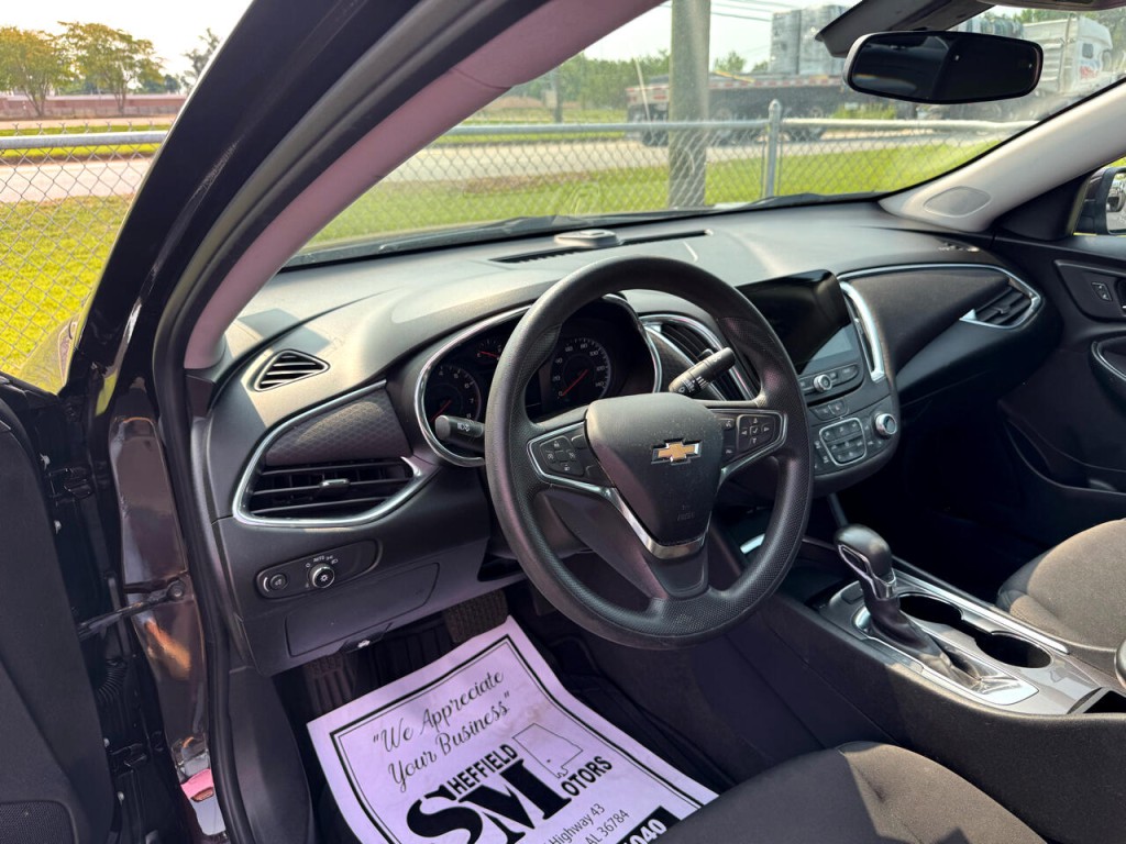 2021 Chevrolet Malibu Image 9