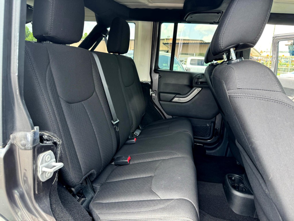 2016 Jeep Wrangler Image 6
