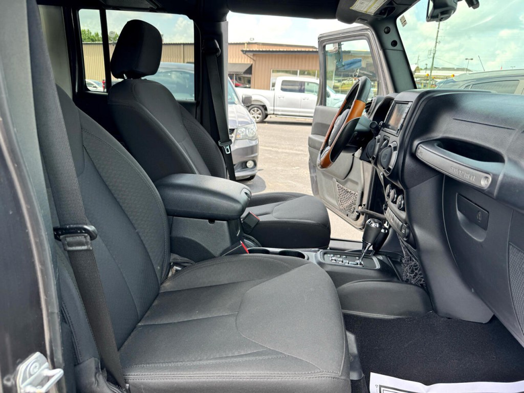 2016 Jeep Wrangler Image 7