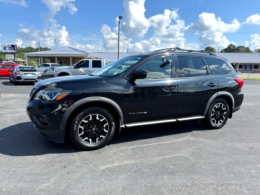 2020 Nissan Pathfinder Image 3