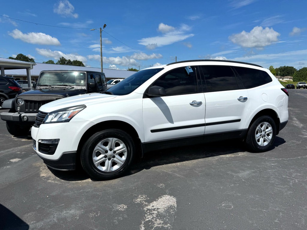2017 Chevrolet Traverse Image 1